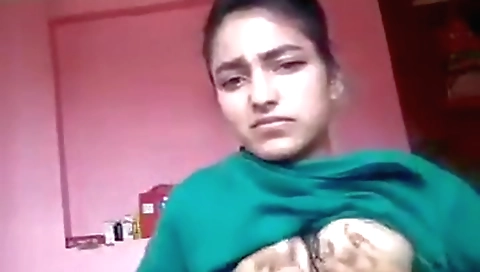 Indian amateur babe shows off her hairy pussy in solo video