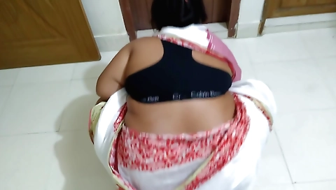 Hot homemade big ass amateur porn with busty body and pussy