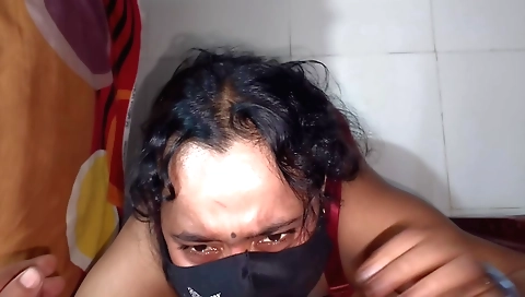 Indian girl is having sex with her husband in the backyard