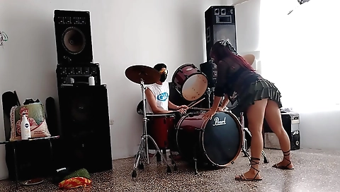 Indian amateur solo dance video with beautiful abs