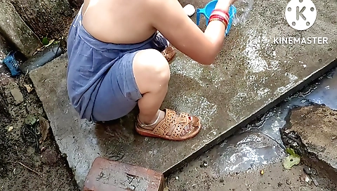 Anita ki with a big natural ass in amateur solo vid