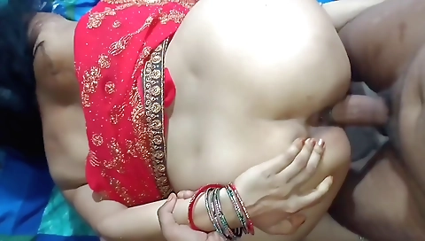 Indian woman gets fucked by her boyfriend in her hairy pussy