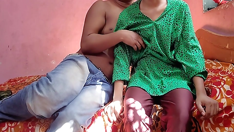 Desi Bhabhi Ne Apane Devar Ke Sath Kiya Ganda Kam - Devar Bhabhi