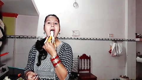 Amateur indian brunette sucking a dick in hd video