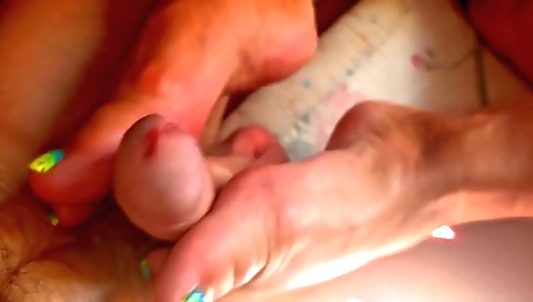 Amateur foot fetishist enjoys the sight of her tanned stepmom's feet