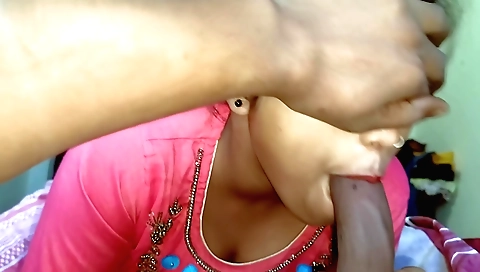 Indian teen gets fucked on the bed and masturbated