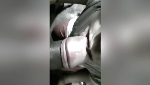 Indian brunette gets off with her lover in amateur video