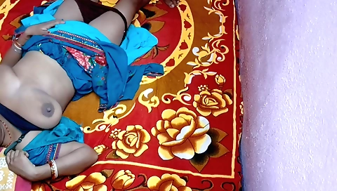 Indian girl gets pounded on the bed by her boyfriend