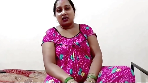 Amateur blonde gets her tight ass fucked in the bedroom