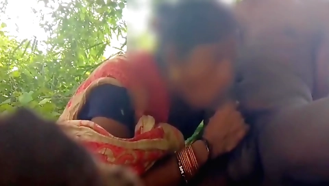Indian brunette fucked by her lover in the open field