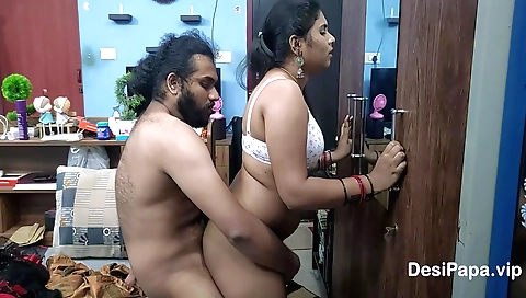 Indian girl gets fucked deepthroat in amateur clip