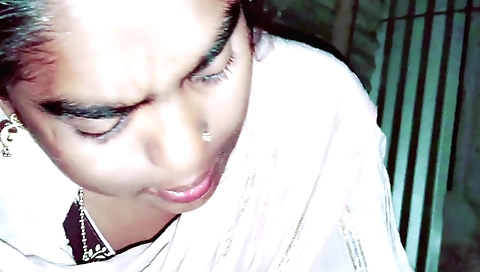 Indian brunette video with big tits 1949s and a nice pussy