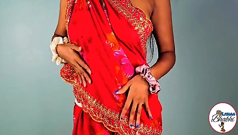 Indian solo amateur video showing her dancing on the bed