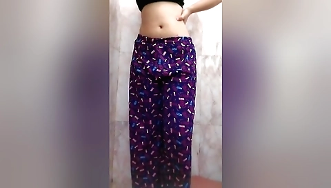 Aapni Biwi Ko Hot Yoga Krte Hue Dekha Aur Sexy Maal Bana Diya
