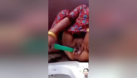 amateur brunette shows her boobs and pussy in webcams