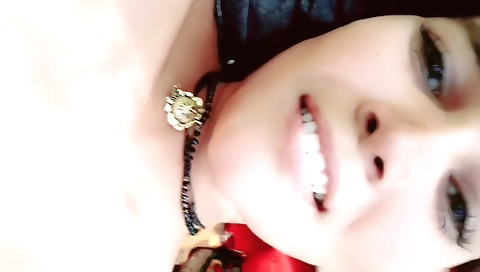 Outdoor amateur amateur brunette girl fucks in the field