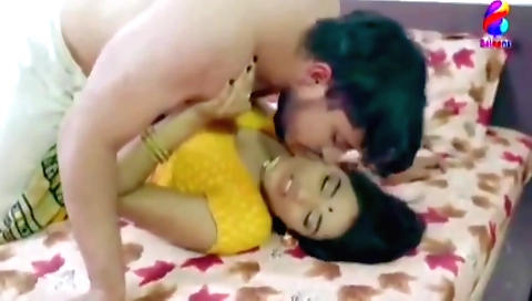 Indian bhabhi and indian teen bhabhi - patti ke jane bad bhabhi