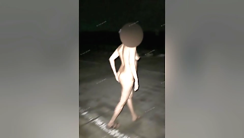 Indian solo video in outdoor mode show showing her tits