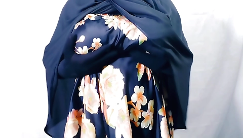 Indian housewife fucked by her neighbour in hd movie