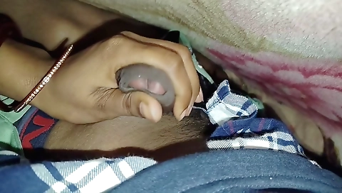 Bhabi in her handjob sticks dildo in her hairy ass