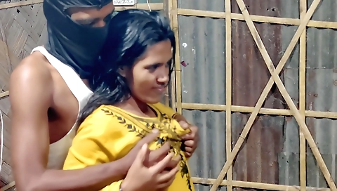 Indian bhabhi gets fucked in her pussy and her cunt