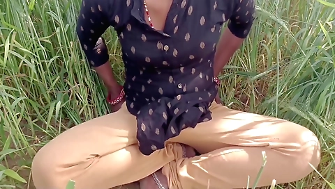 Amateurs brunette stepsister with hairy pussy and tits