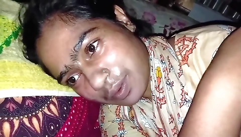 Amateur brunette girl 3d sex tape shows a creampie