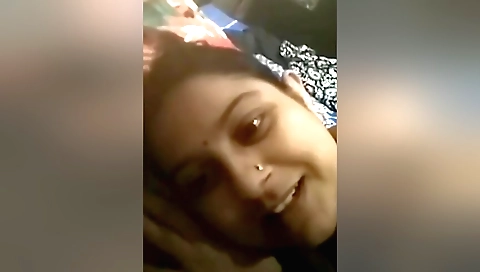 Indian beauty makes solo video of herself in a hot body