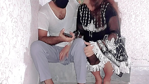 Indian girl has a sex conversation and then she fucks