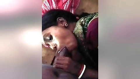 Amateur hairy babe gets hairy and her pussy is wet