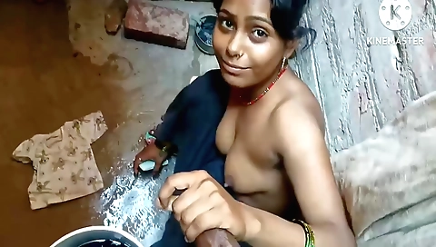Indian porn amateur with a perfect body plays with the bathroom toy