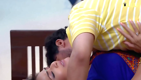 Indian babe with a sexy body is getting her pussy fucked