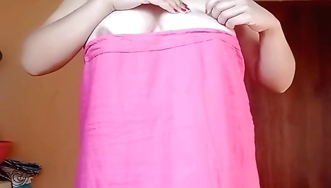 Indian solo female video showing a very hot and naked body