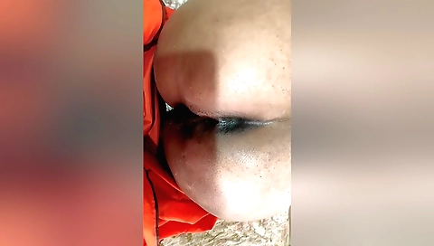 Sexy indian hawt shows her hairy pussy and hairy thighs