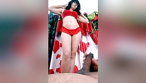 Mature brunette wife with a shaved pussy in hd porn video