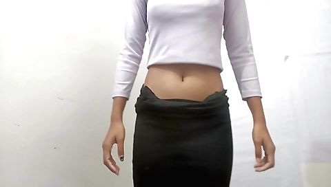 Sexy solo female video with her fingers licking a shaved head