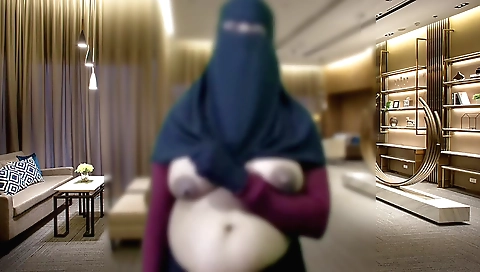 Indian amateur solo female shows her pussy and cunt