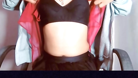 Indian teen with a sexy round butt shows off her curves