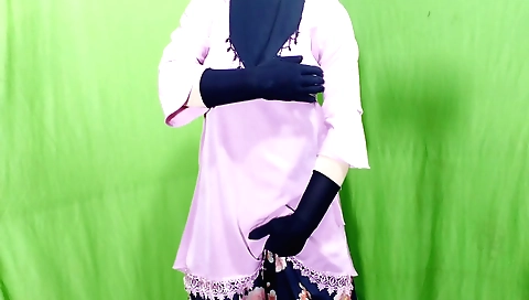 Hindi sex with a stepmother and stepdaughter in threesome