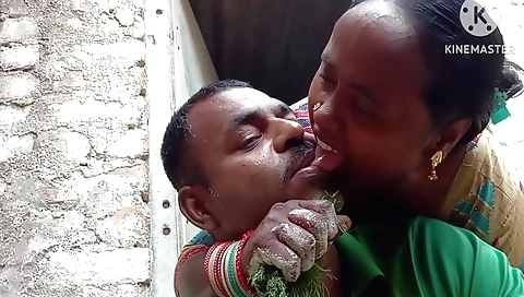 Hairy cunt fetish porn in outdoor in amateur movie