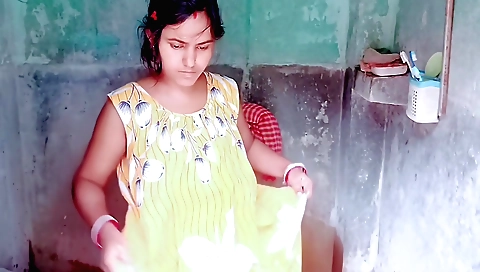 Stepmom seduces my horny boyfriend in homemade video